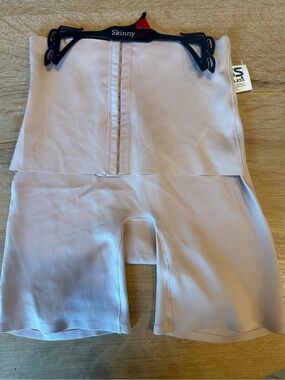 Skinnygirl High-Waisted Shaping Shorts Nude | Size Large Seamless Tummy Control